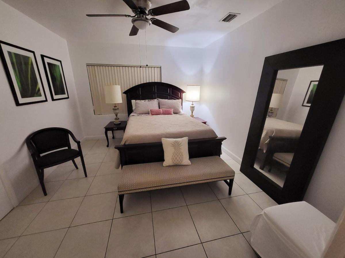 Royal Poinciana Stay Miami Springs Bagian luar foto