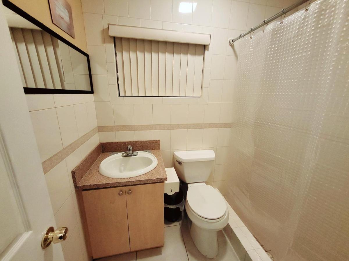 Royal Poinciana Stay Miami Springs Bagian luar foto
