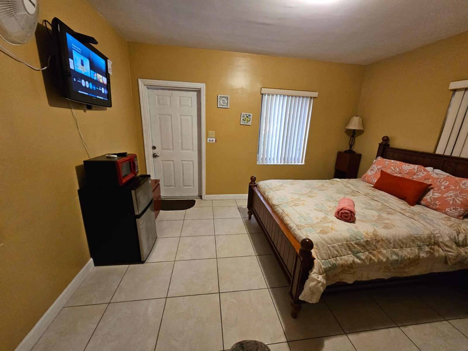 Royal Poinciana Stay Miami Springs Bagian luar foto