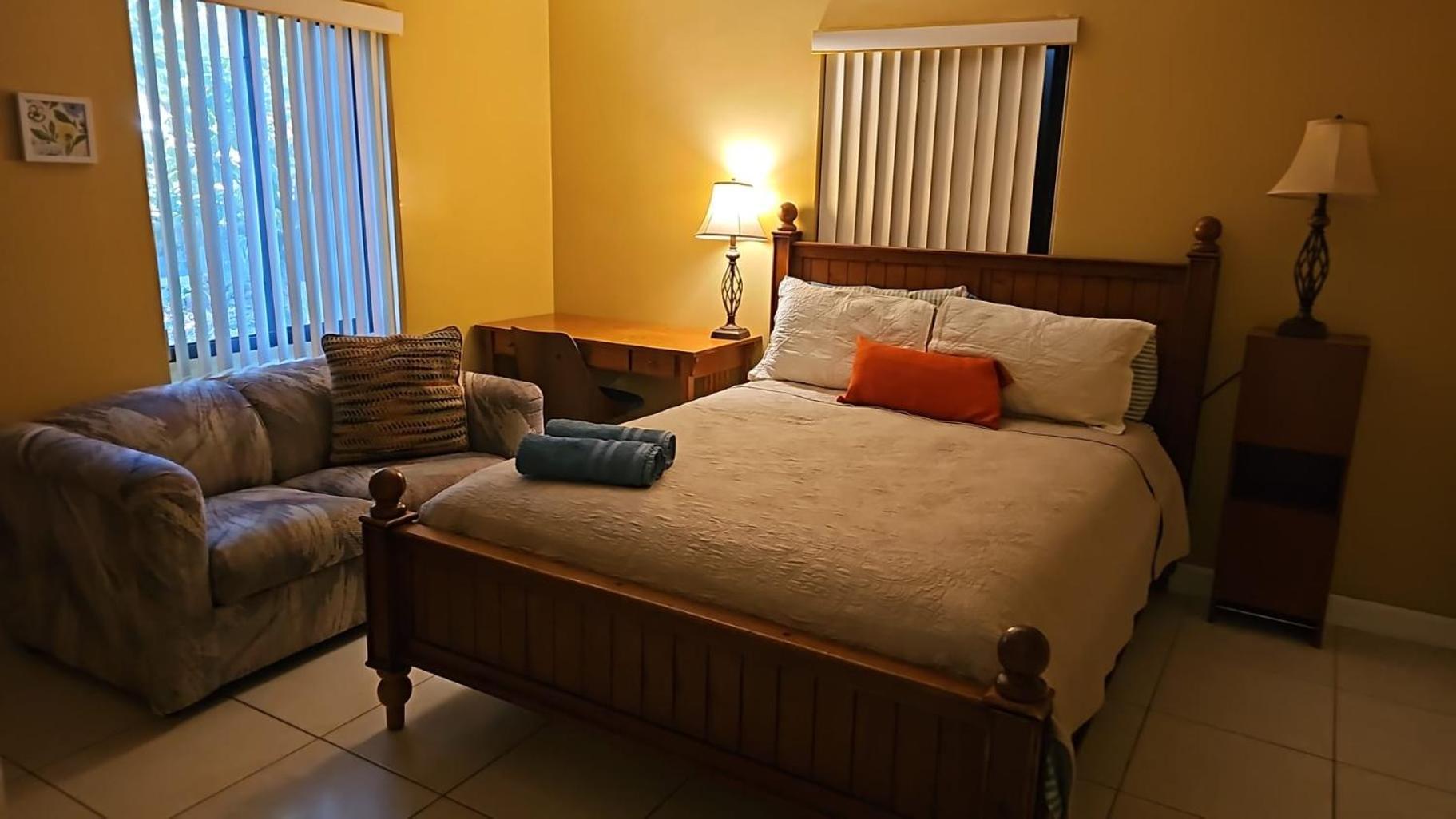 Royal Poinciana Stay Miami Springs Bagian luar foto