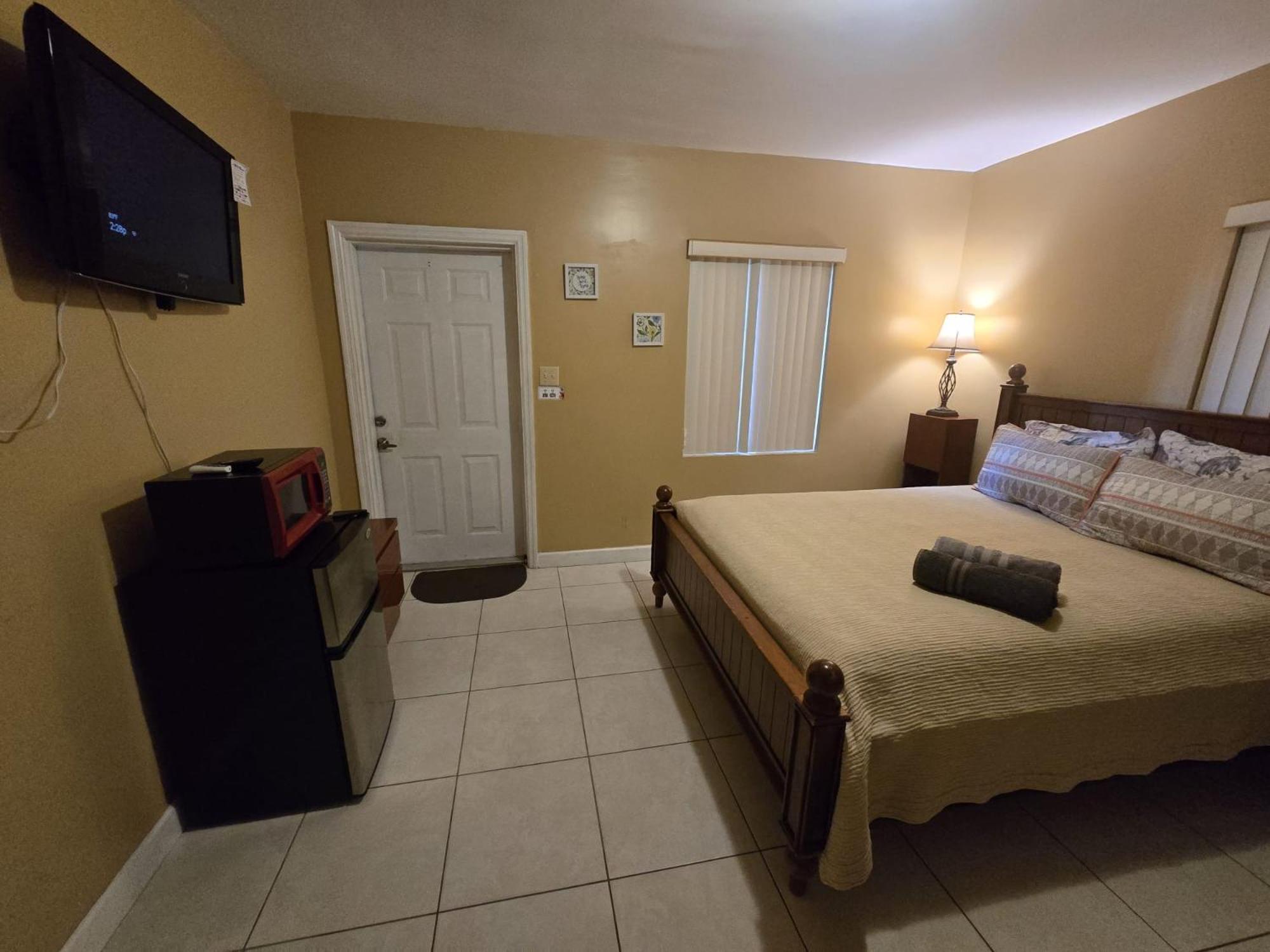 Royal Poinciana Stay Miami Springs Bagian luar foto