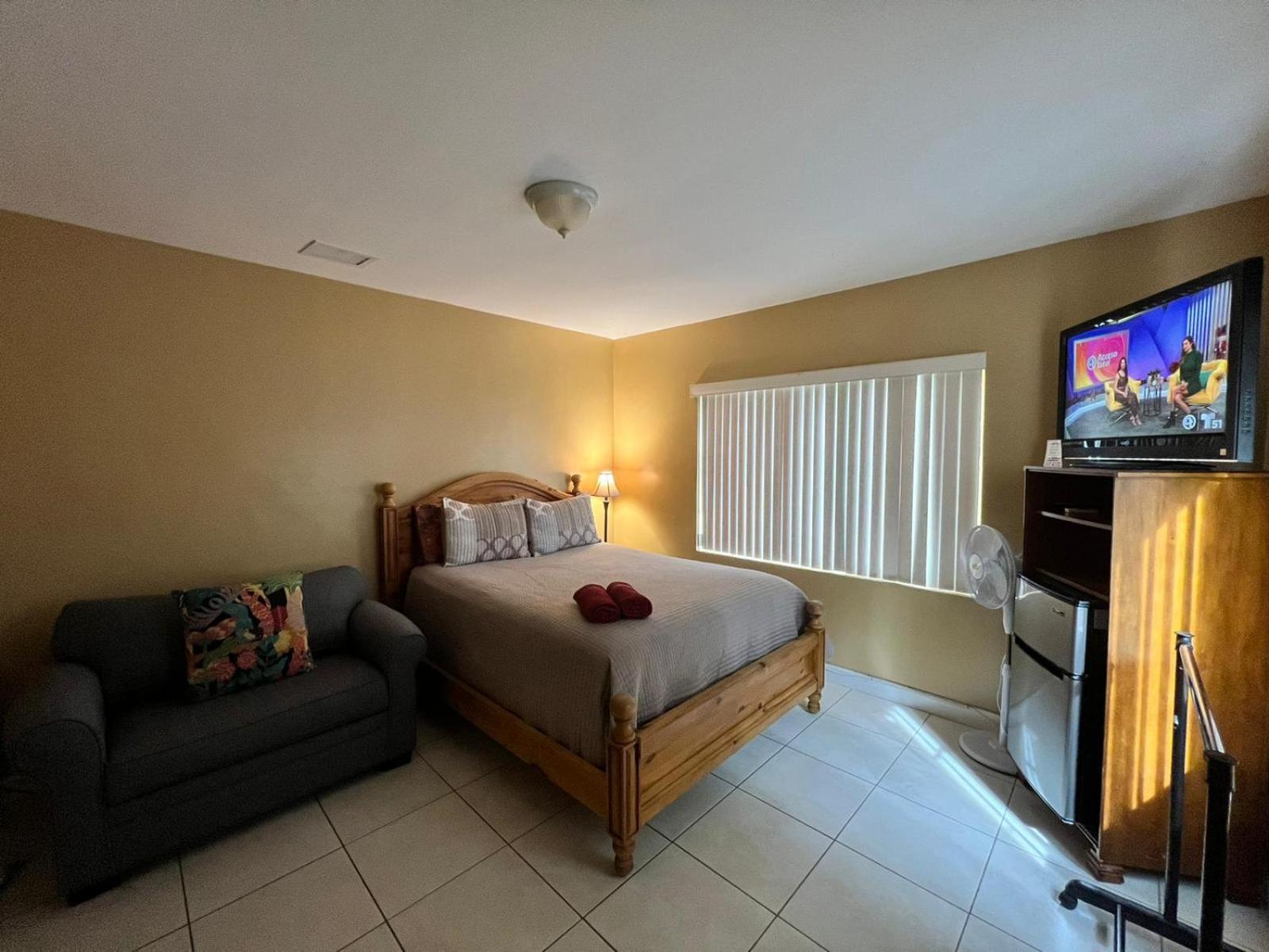 Royal Poinciana Stay Miami Springs Bagian luar foto