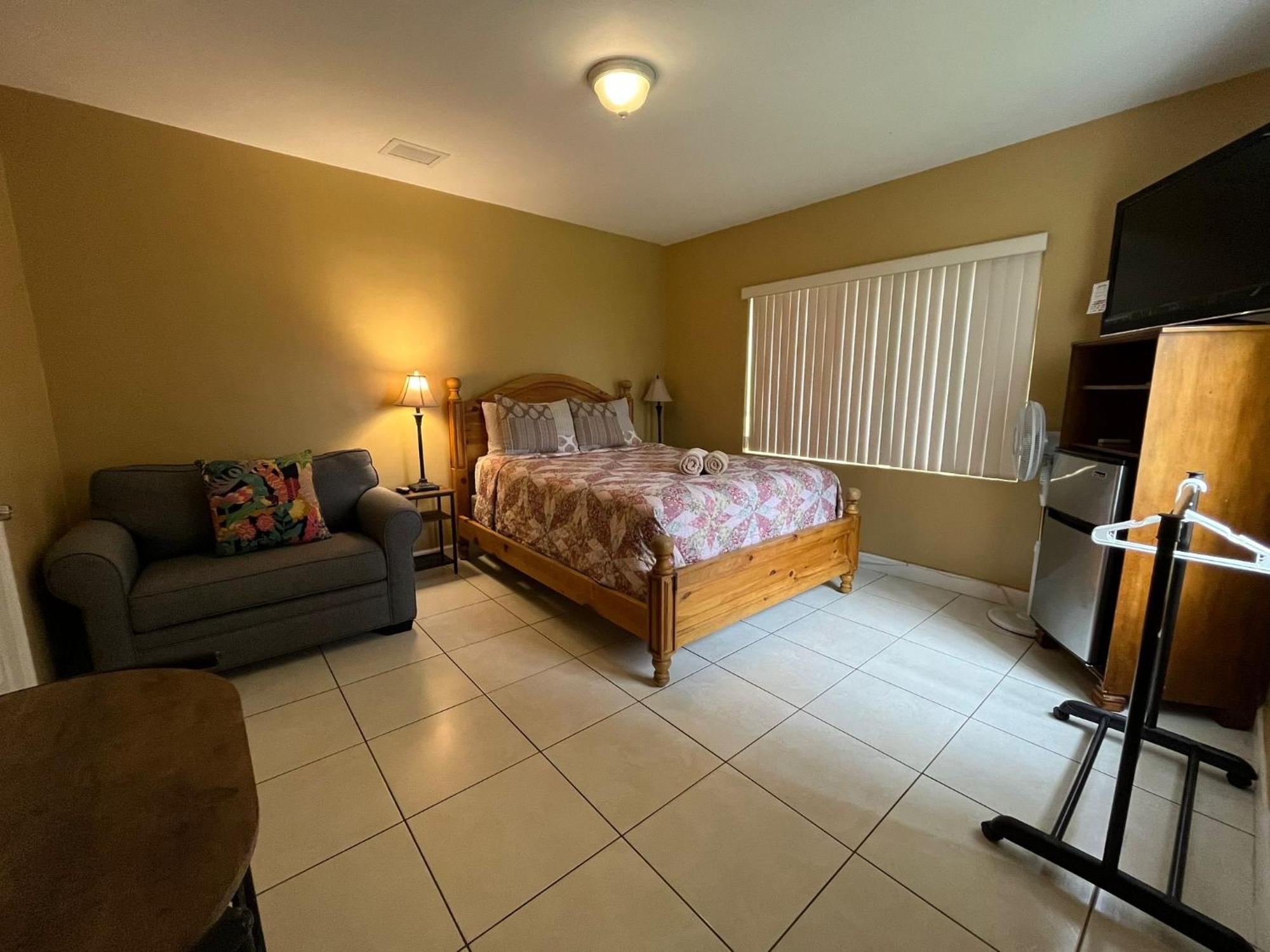 Royal Poinciana Stay Miami Springs Bagian luar foto